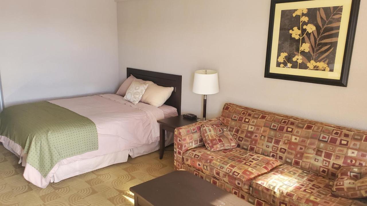 Shoreside Inn & Suites Wabamun Extérieur photo