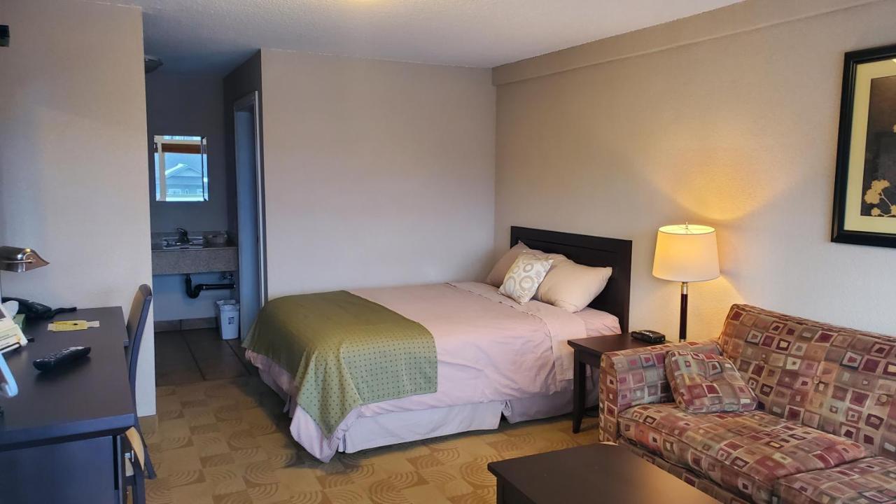 Shoreside Inn & Suites Wabamun Extérieur photo