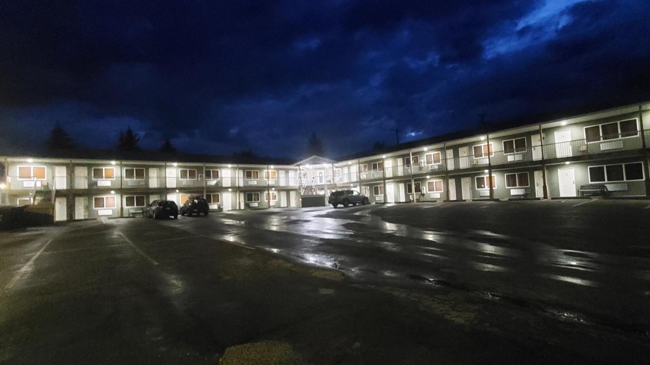 Shoreside Inn & Suites Wabamun Extérieur photo
