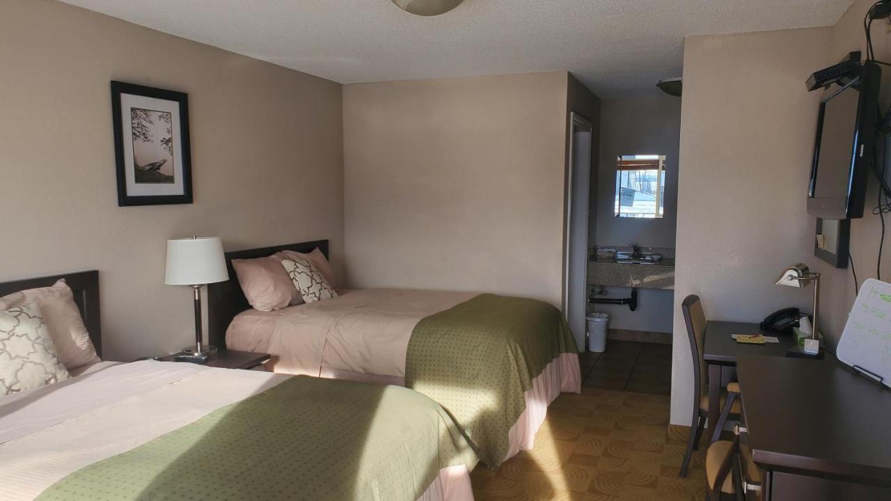 Shoreside Inn & Suites Wabamun Extérieur photo