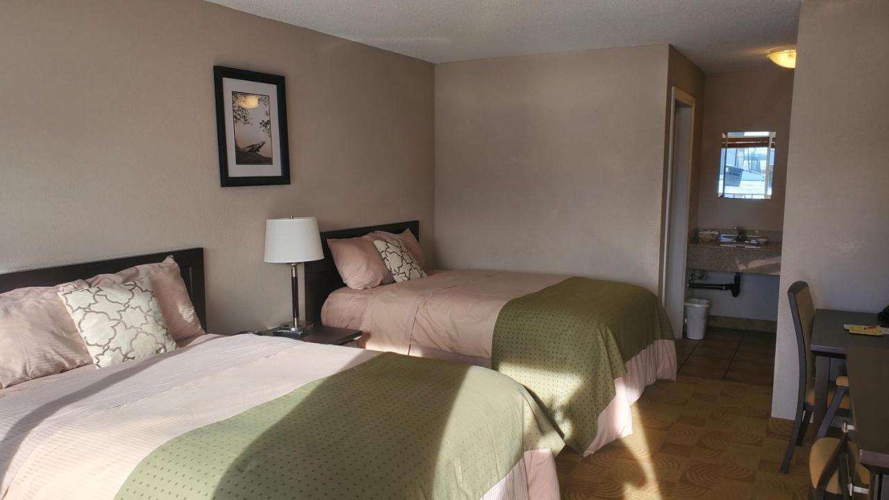 Shoreside Inn & Suites Wabamun Extérieur photo
