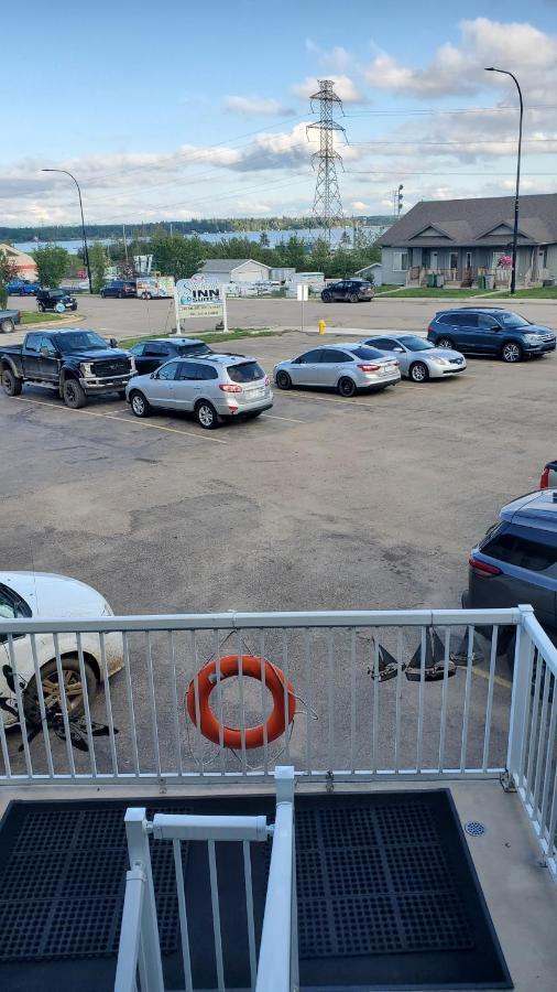 Shoreside Inn & Suites Wabamun Extérieur photo