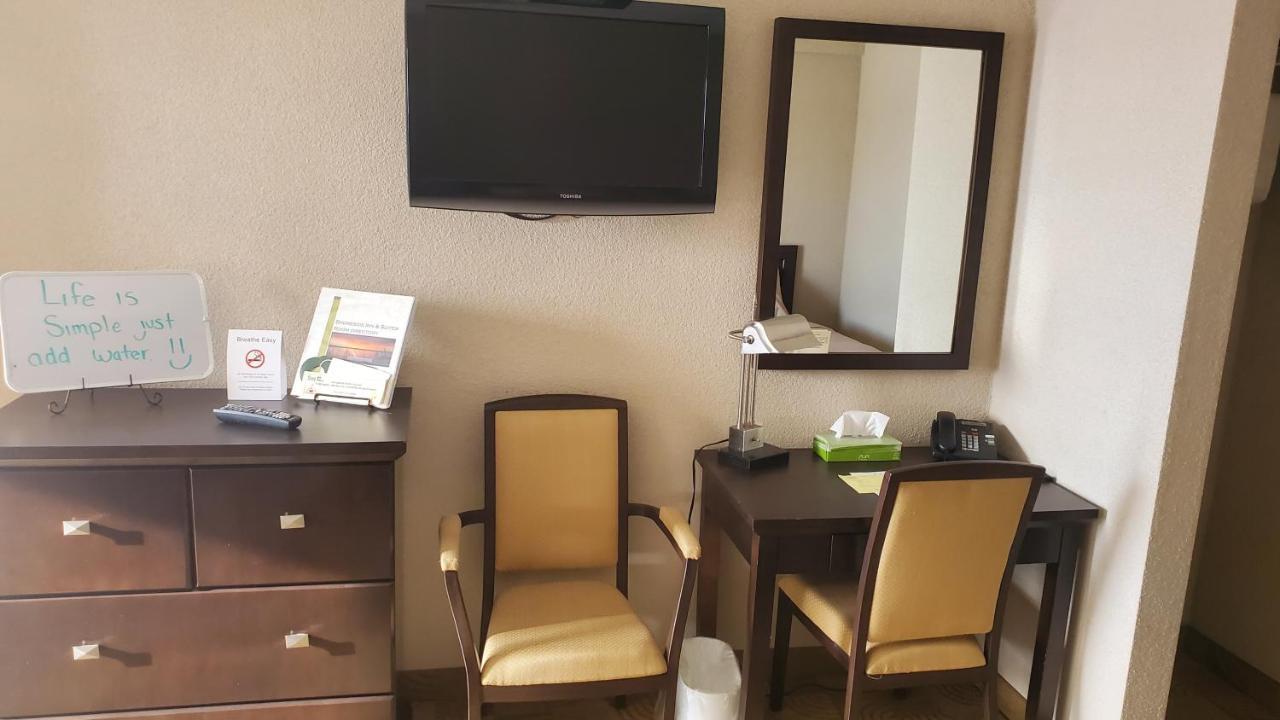Shoreside Inn & Suites Wabamun Extérieur photo