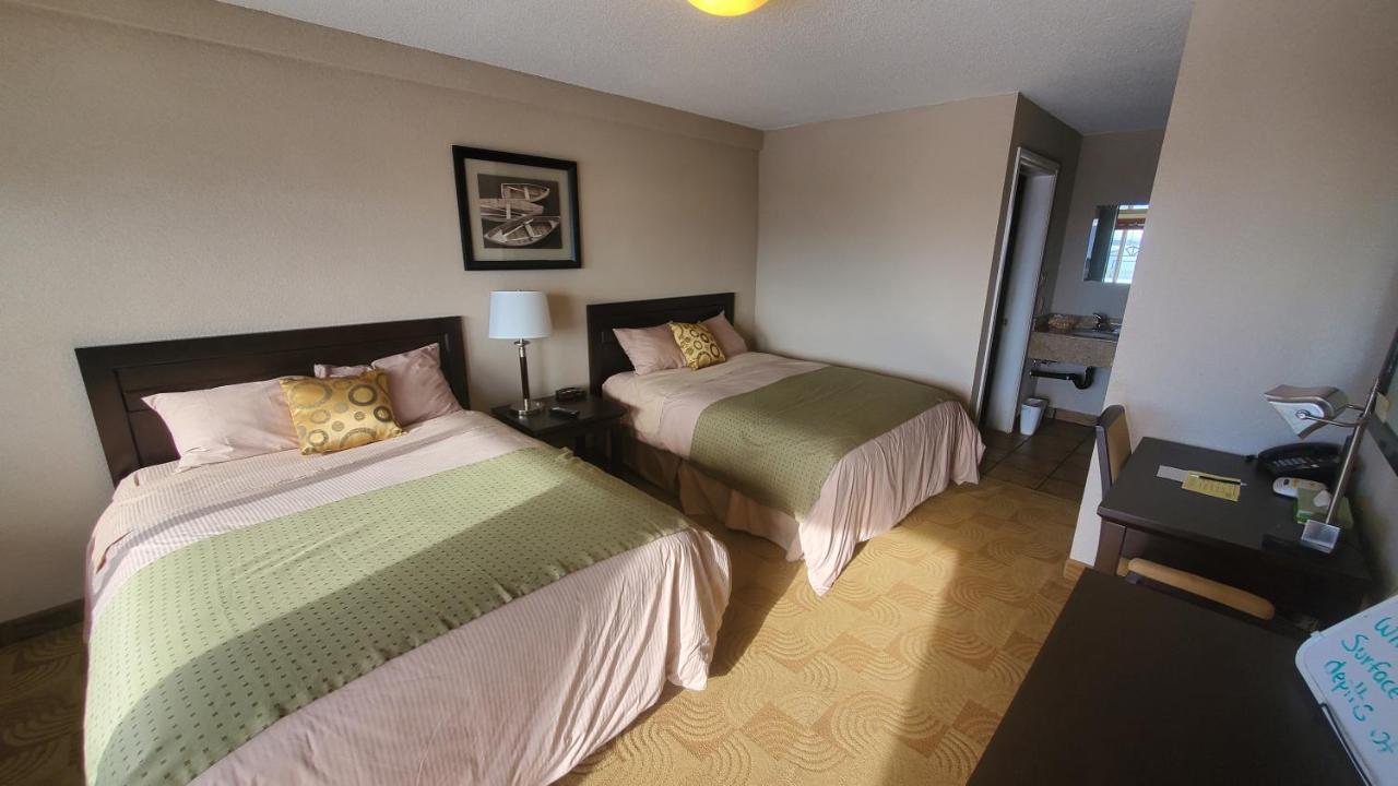 Shoreside Inn & Suites Wabamun Extérieur photo
