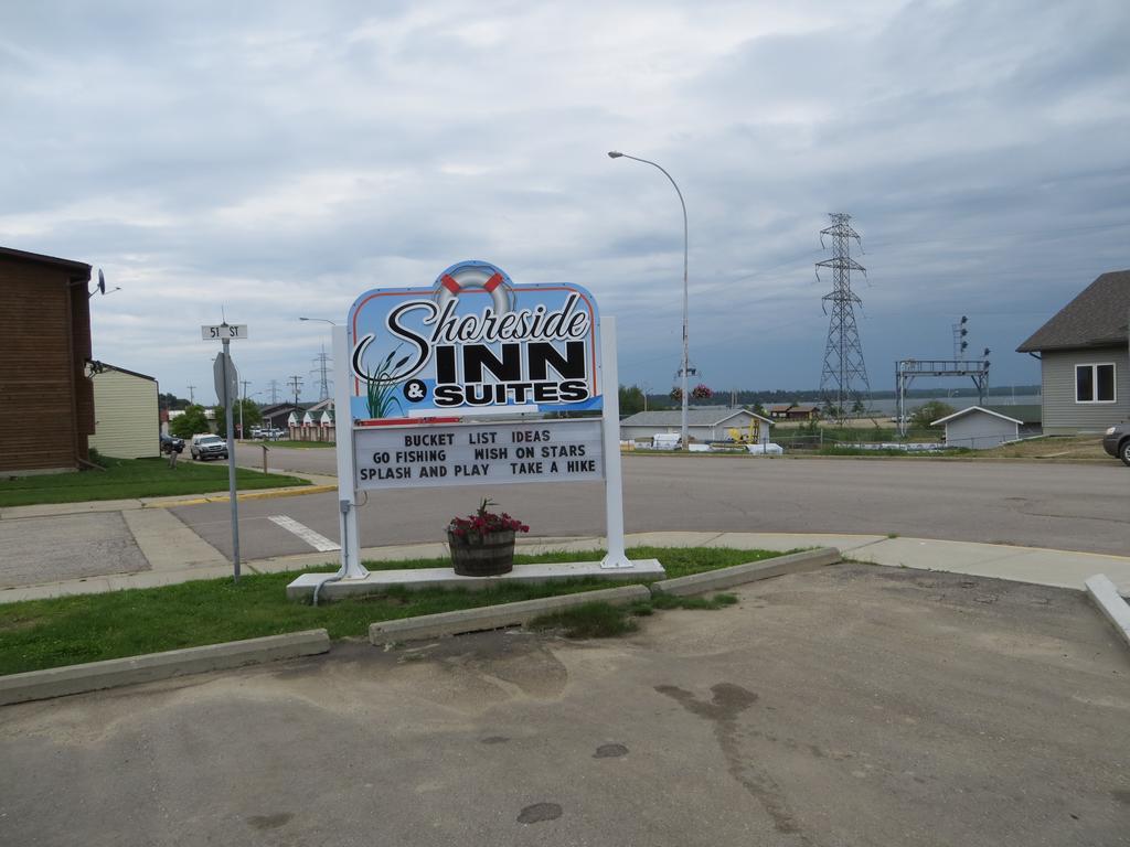 Shoreside Inn & Suites Wabamun Extérieur photo
