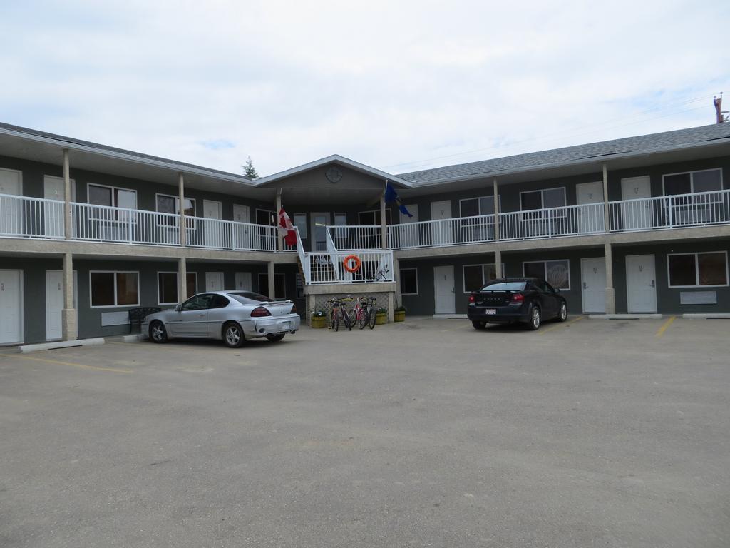 Shoreside Inn & Suites Wabamun Extérieur photo