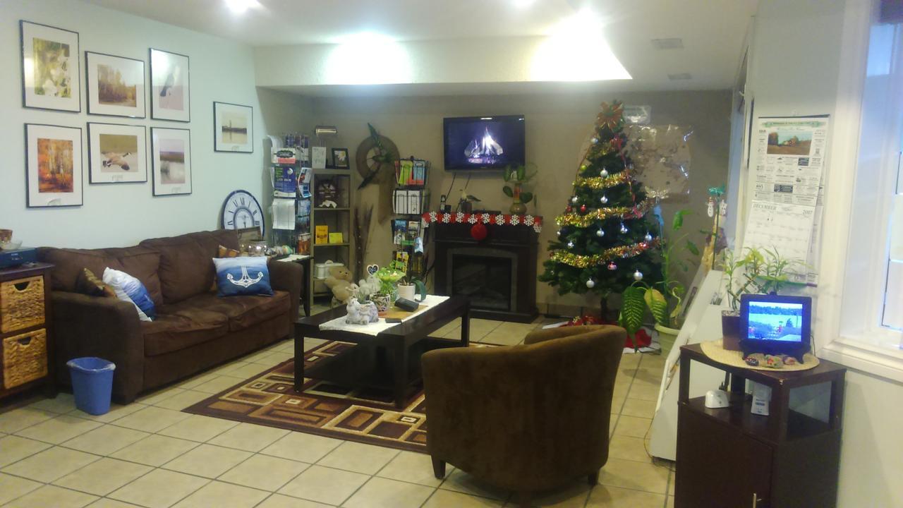 Shoreside Inn & Suites Wabamun Extérieur photo